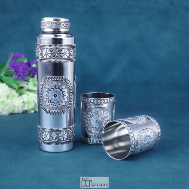 750 ml Oxidised Steel Water Bottle with 2 Matching Glasses | Antique Floral Design | Eco-Friendly Drinkware Set