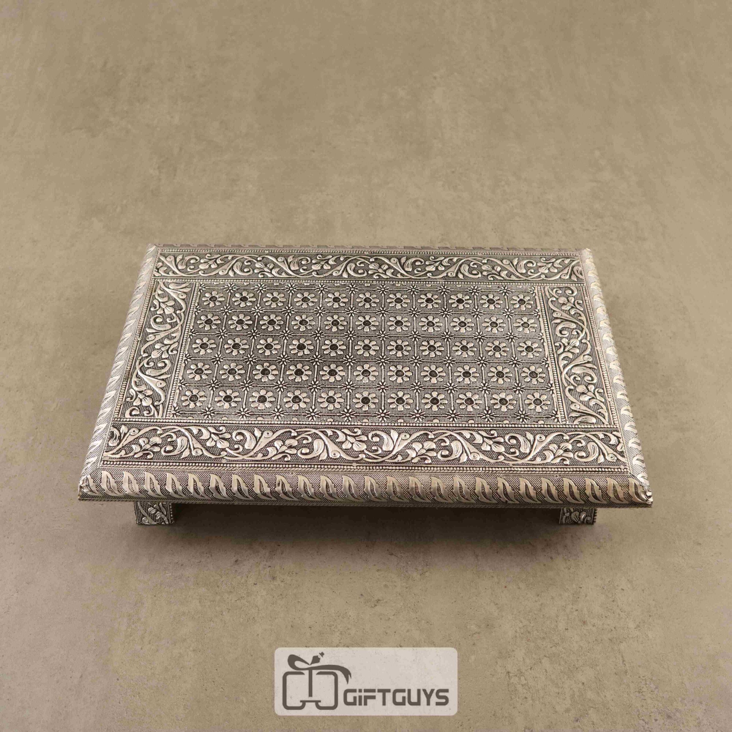 Silver Oxidised Manai 15 x 10 inch