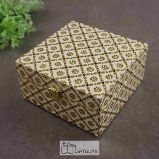 Decorative White Meenakari 4 Jar Dryfruit Box