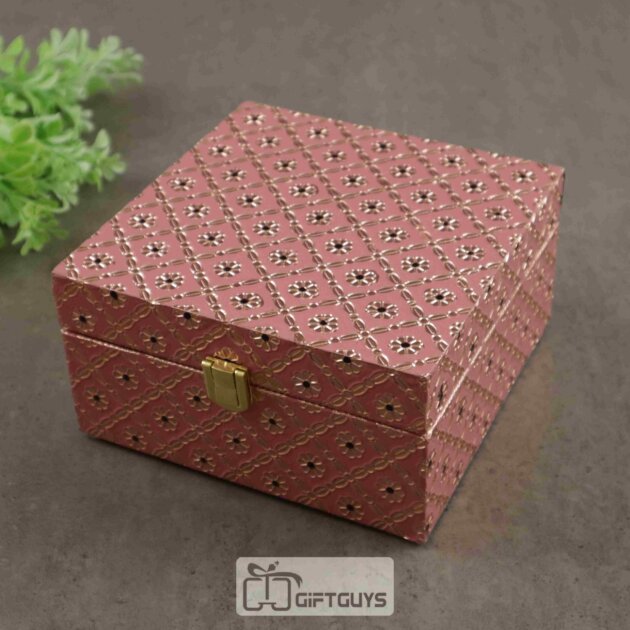 Decorative White Meenakari 4 Jar Dryfruit Box